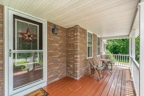 19 Nicholas Ln, Pelham, NH 03076 exterior