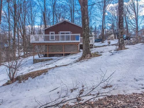 10 Brook Dr, Danbury, CT 06812 exterior