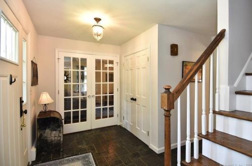 7 Unity Dr, Bridgeport, CT 06611 exterior