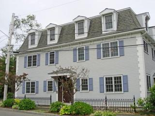 69 Raymond St, Manchester, MA 01944 exterior