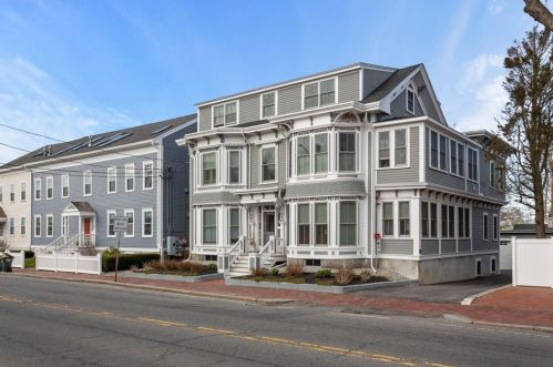 132 High St, Newburyport, MA 01950 exterior