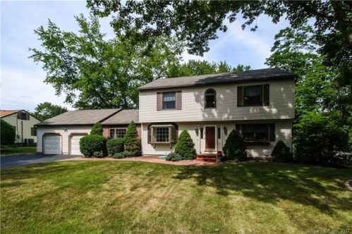 27 Waverly Ter, Huntington, CT 06484 exterior