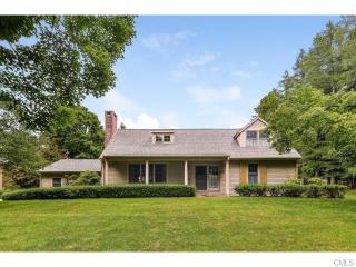 1 Saras Way, Bethel, CT 06801 exterior