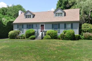 774 Indian Ave, Middletown, RI 02842 exterior