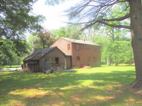 18 Sunrise Dr, North-Windham, CT 06280 exterior