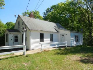 292 Falls Rd, New Haven, CT 06524 exterior