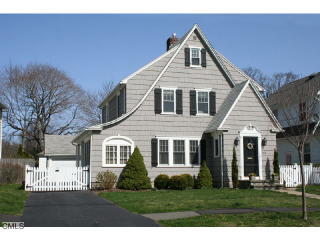 366 Meadowbrook Rd, Fairfield, CT 06824 exterior