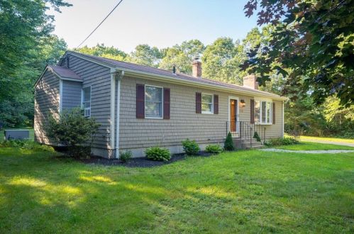 4719 Old Post Rd, Charlestown, RI 02813 exterior