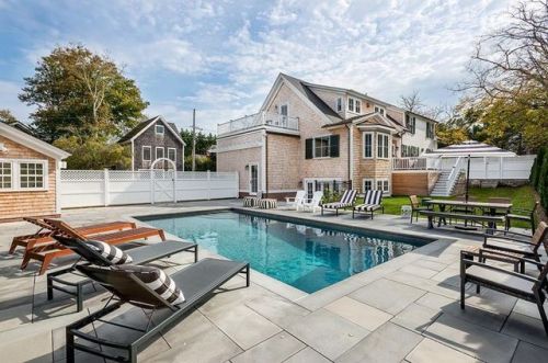 2 Pierce Ln, Edgartown, MA 02539 exterior