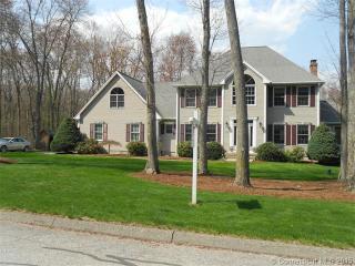 38 Cantlewood Dr, Somers, CT 06071 exterior