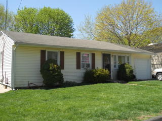 33 Davis St, Meriden, CT 06450 exterior
