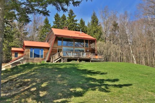 56 High Acres Rd, Randolph, NH 03593 exterior