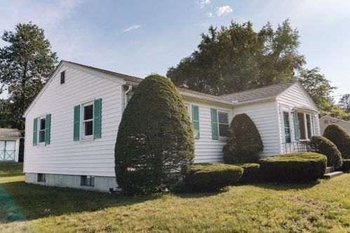 37 Timothy Cir, Springfield, MA 01119 exterior