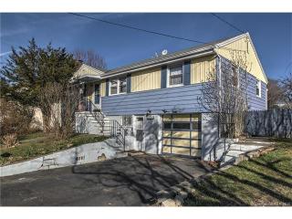 3286 Old Town Rd, Bridgeport, CT 06606 exterior