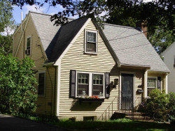 40 Freeman St, Newton, MA 02466 exterior