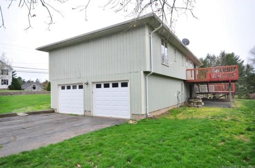 4 Harvest Ln, Windsor, CT 06095 exterior