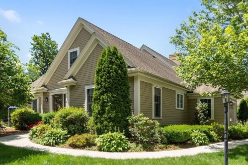 24 Faxon Dr, Stow, MA 01775 exterior