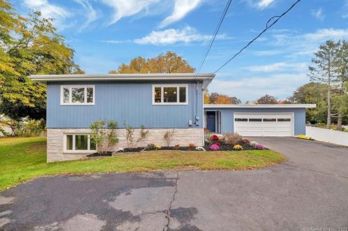 2 Pleasant Rd, Enfield, CT 06082 exterior