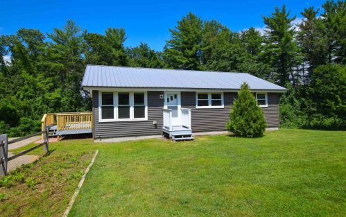 45 Summer St, Tilton, NH 03276 exterior