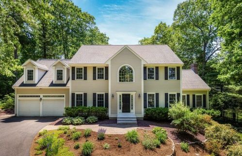 26 Ledge Hill Rd, Southborough, MA 01772 exterior