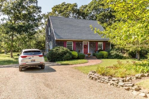 15 Robins Nest Rd, Edgartown, MA 02539 exterior