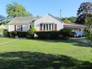 15 Kenway Dr, Springfield, MA 01104 exterior