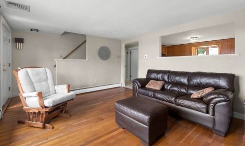 19 Bay View Cir, Salem, MA 01970 exterior