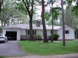 176 Pine Grove Ave, Newton, MA 02462 exterior