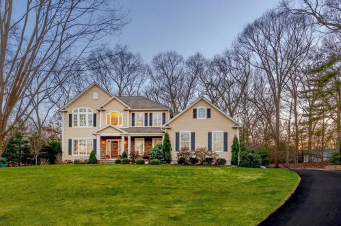 6 Cole Cir, East Greenwich, RI 02818 exterior