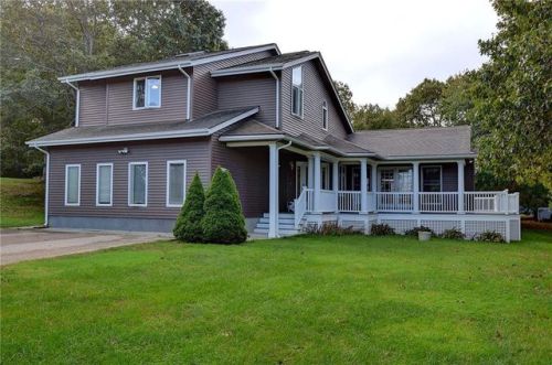 25 Robin Hollow Ln, Westerly, RI 02891 exterior