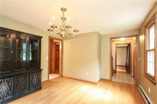 2 Gonch Farm Rd, Gales Ferry, CT 06339 exterior