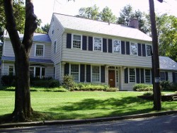 36 Metacomet Rd, Newton, MA 02468 exterior