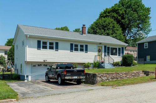 182 Getchell Ave, Woonsocket, RI 02895 exterior