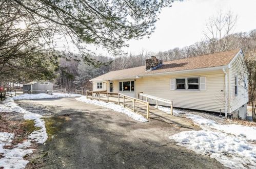 42 Bowers Hill Rd, Seymour, CT 06478 exterior