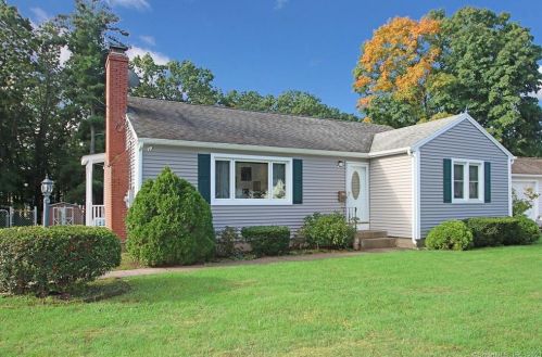 59 Stevens St, Windsor Locks, CT 06096 exterior