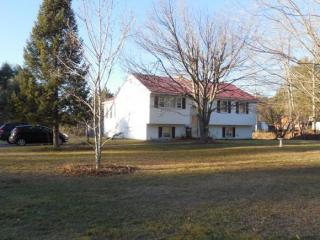 8 Rhodora Dr, Epsom, NH 03234 exterior