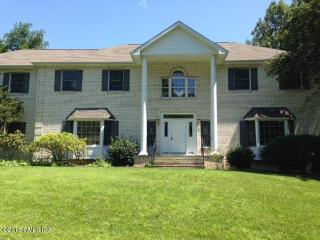 5 Tree Top Ter, Greenwich, CT 06831 exterior
