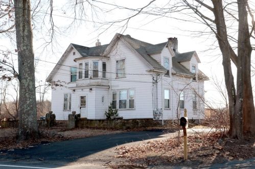 266 Pleasant St, West-Bridgewater, MA 02379 exterior