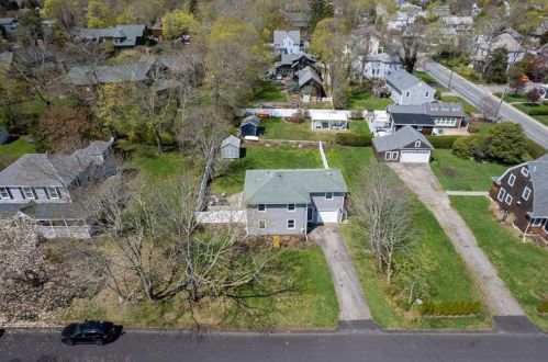 7 Walnut St, Narragansett, RI 02882 exterior