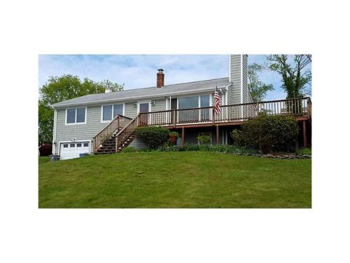 9 Algonquin Dr, Middletown, RI 02842 exterior