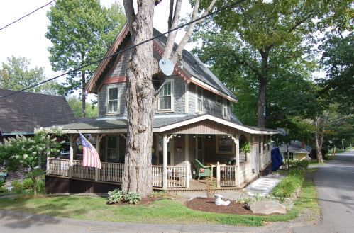 16 Main St, Northport, ME 04849 exterior