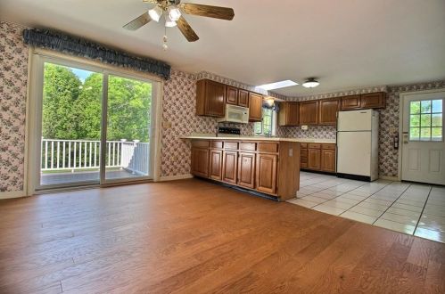 41 Diamond Hill Rd, Westerly, RI 02808 exterior