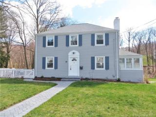 88 Plymouth Ln, Manchester, CT 06043 exterior