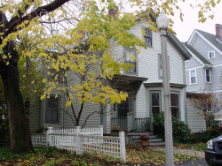 14 Maple Ave, Newton, MA 02458 exterior