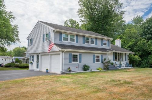 7 Jonathan Cir, Windsor, CT 06095 exterior