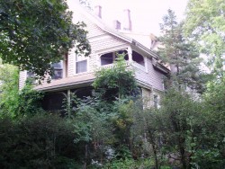 33 Mossfield Rd, Newton, MA 02468 exterior