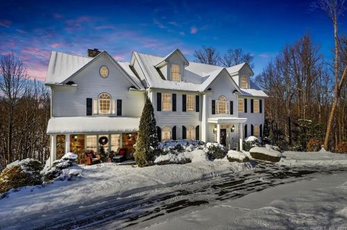 75 Aspen Ln, Bridgeport, CT 06611 exterior