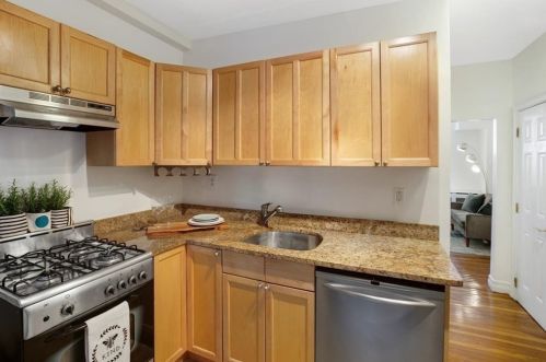 60 Myrtle St, Roxbury-Xing, MA 02114 exterior