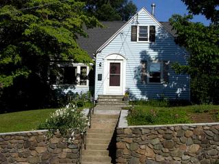 75 Summer St, Westerly, RI 02891 exterior