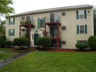 102 White Cedar Blvd, Portsmouth, NH 03801 exterior